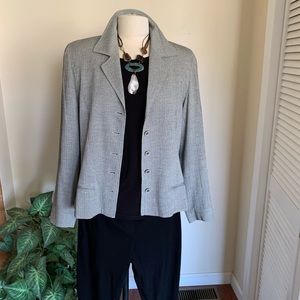 This is a great casual buttoned down blazer.